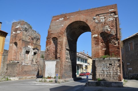 L'Arco Adriano di Capua